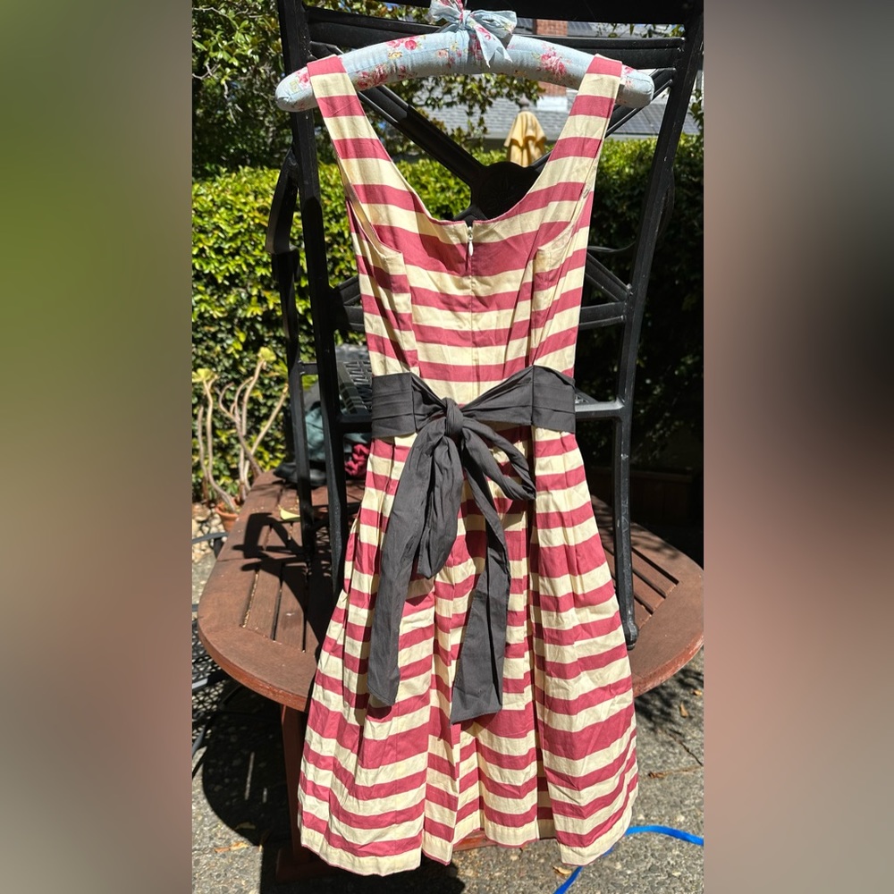 Party dress, beige and pink with black belt